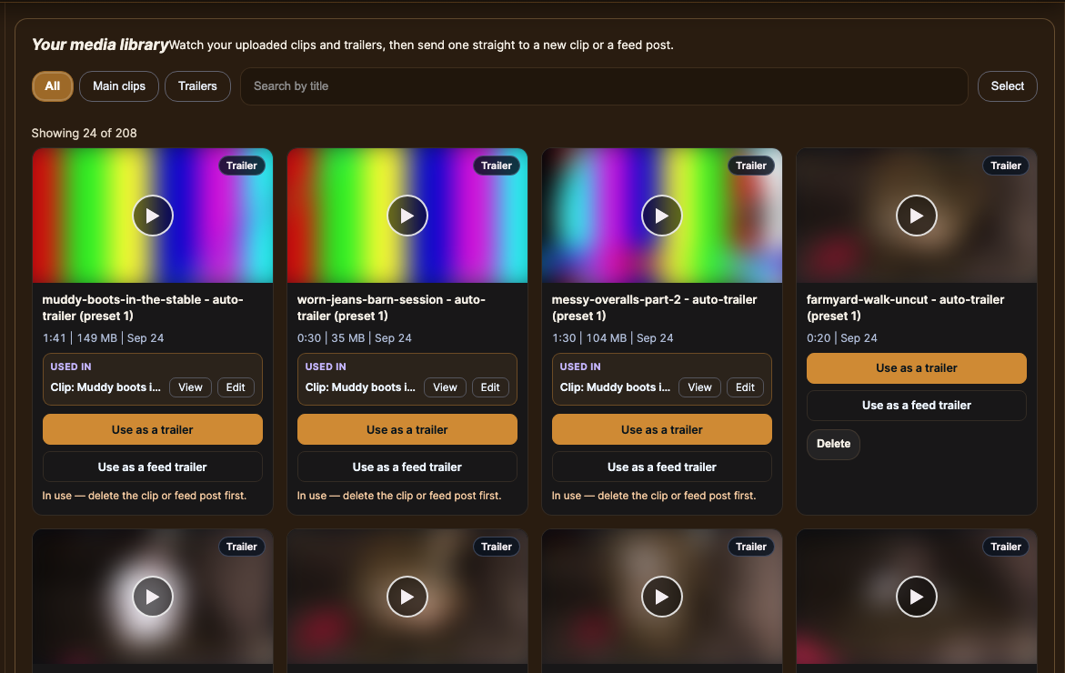 Deine Mediathek: die Filter „Alle“, „Hauptclips“ und „Trailer“, ein Suchfeld und Karten mit Art, Name, Länge und Verwenden-Knöpfen.