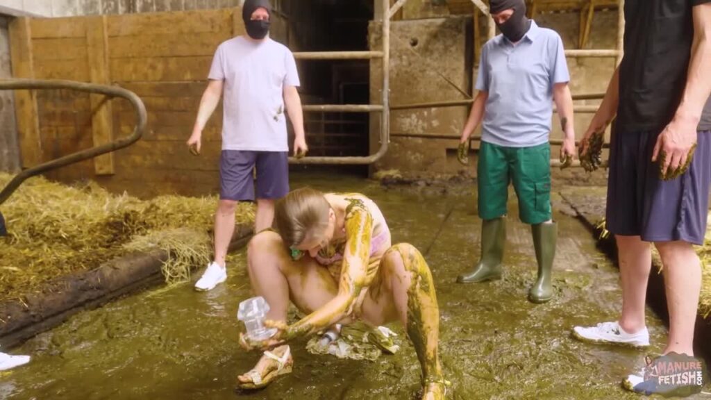 Alice Maze Fucking The Farmhands