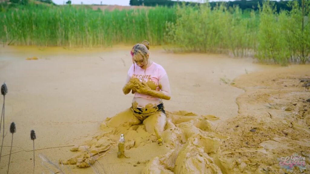 Orgasm in lake of mud