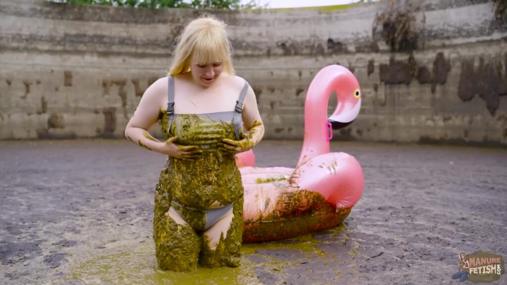 Lyndra Lynn’s Manure Pool