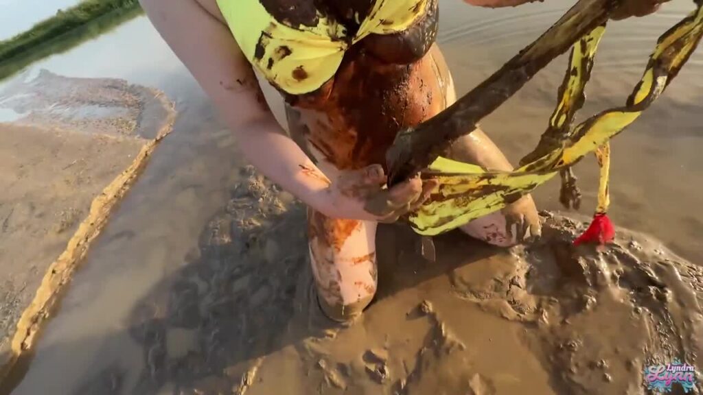 Lyndra Lynn Muddy Beach Poop