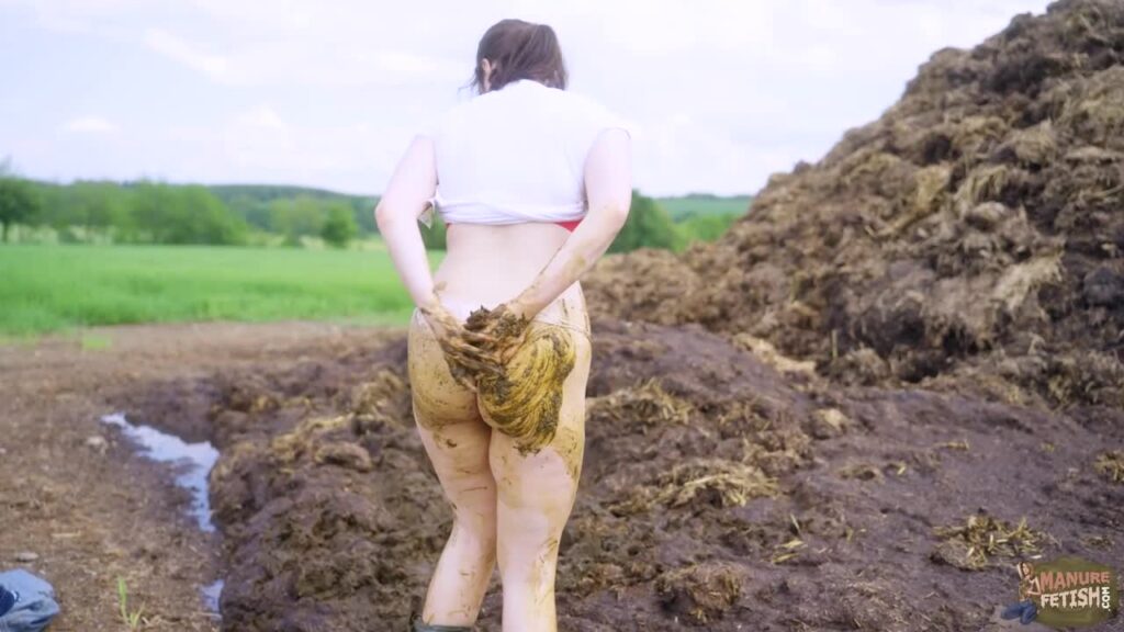 ON TOUR: Massive Dung Pile
