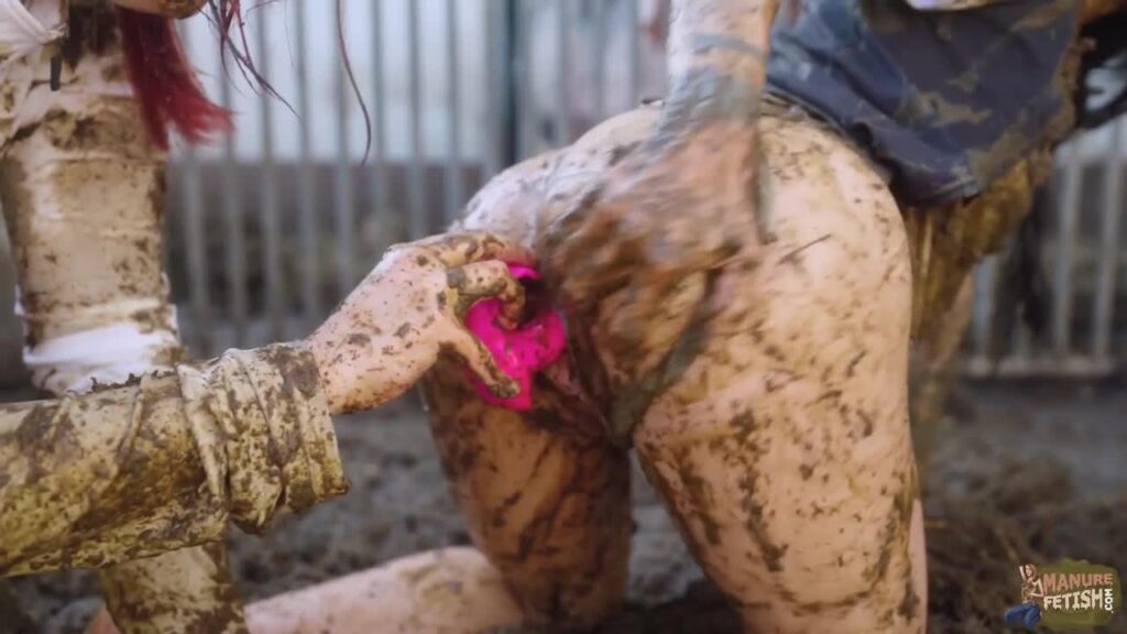 Kaitlyn Katsaros Lyndra Lynn – Two Girls One Farm