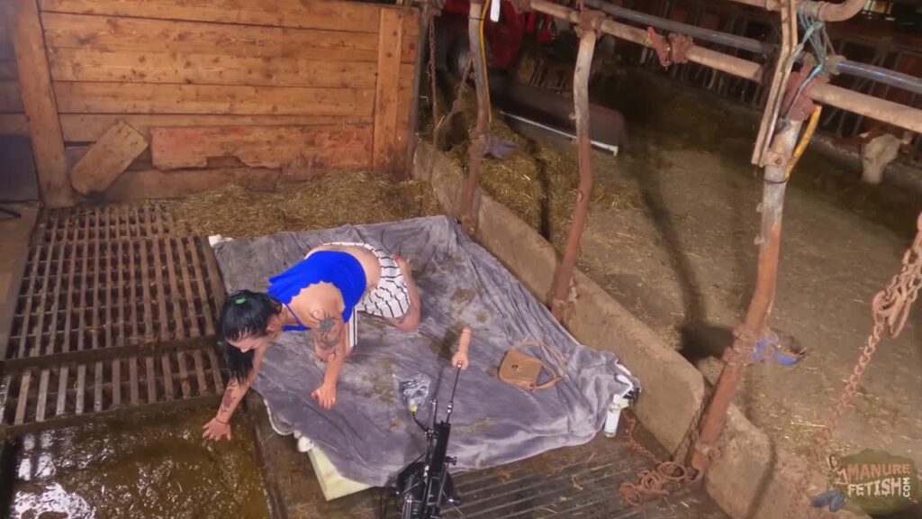 Wicked Betty in the manure channel Bonus